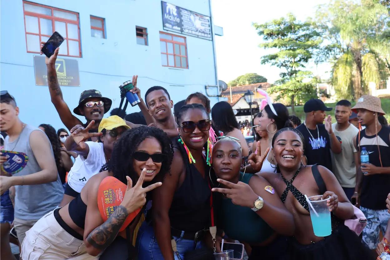 Assim como no sábado, a Banda dos Farrapos foi destaque na segunda-feira de Carnaval, atraindo grande publico