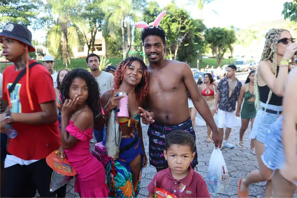 Assim como no sábado, a Banda dos Farrapos foi destaque na segunda-feira de Carnaval, atraindo grande publico