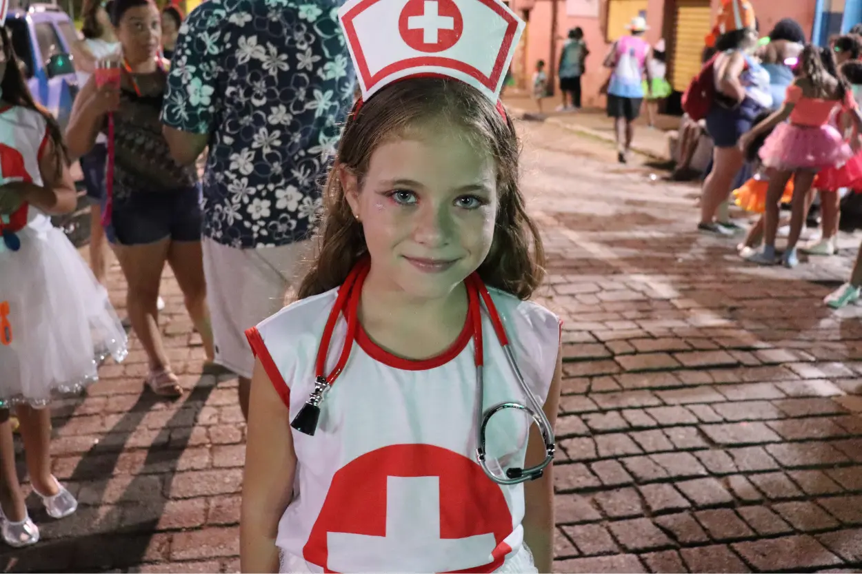 Escolas de samba mirins fizeram a alegria da garotada e de espectadores de todas as idades