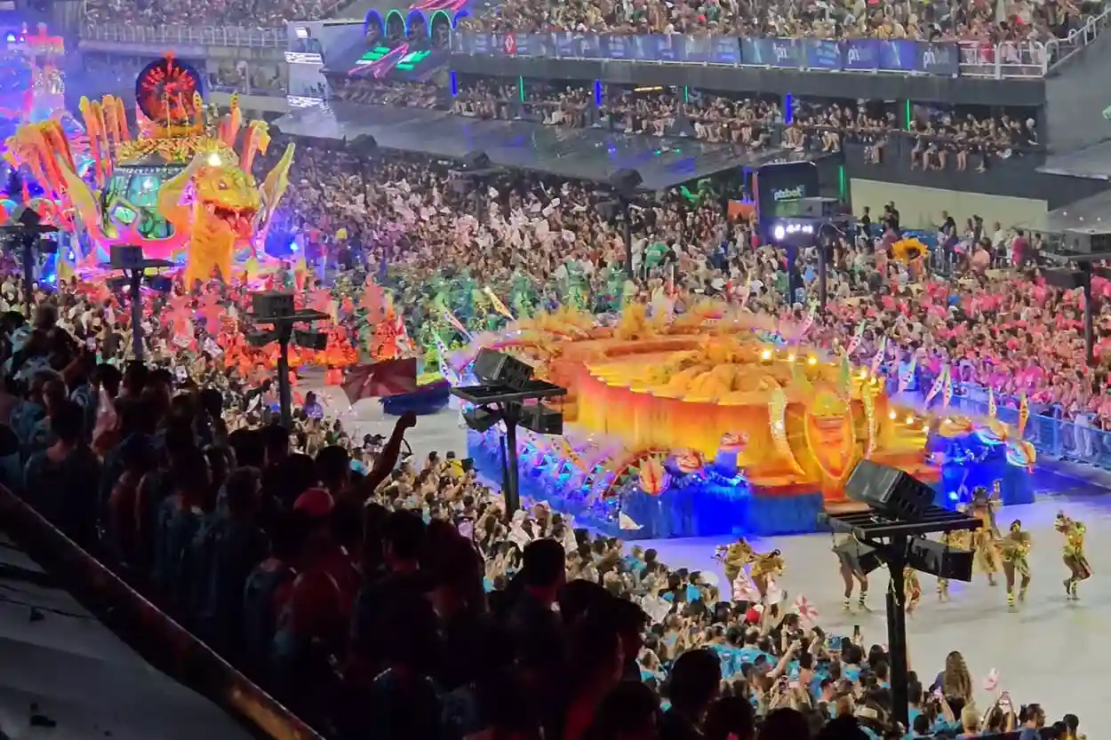 O enredo da escola foi baseado no livro “Sacerdotisas voduns e rainhas do Rosário: Mulheres africanas e Inquisição em Minas Gerais (século XVIII)”, de Aldair Rodrigues e do historiador marianense Moacir Maia, lançado em março de 2023.