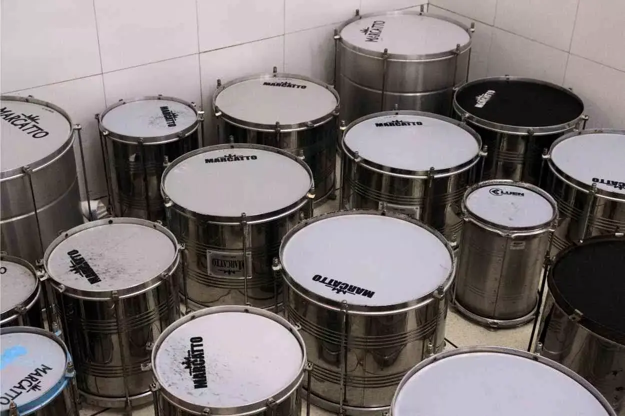 A Vila do Carmo já tem todos os instrumentos da bateria em condições para o desfile