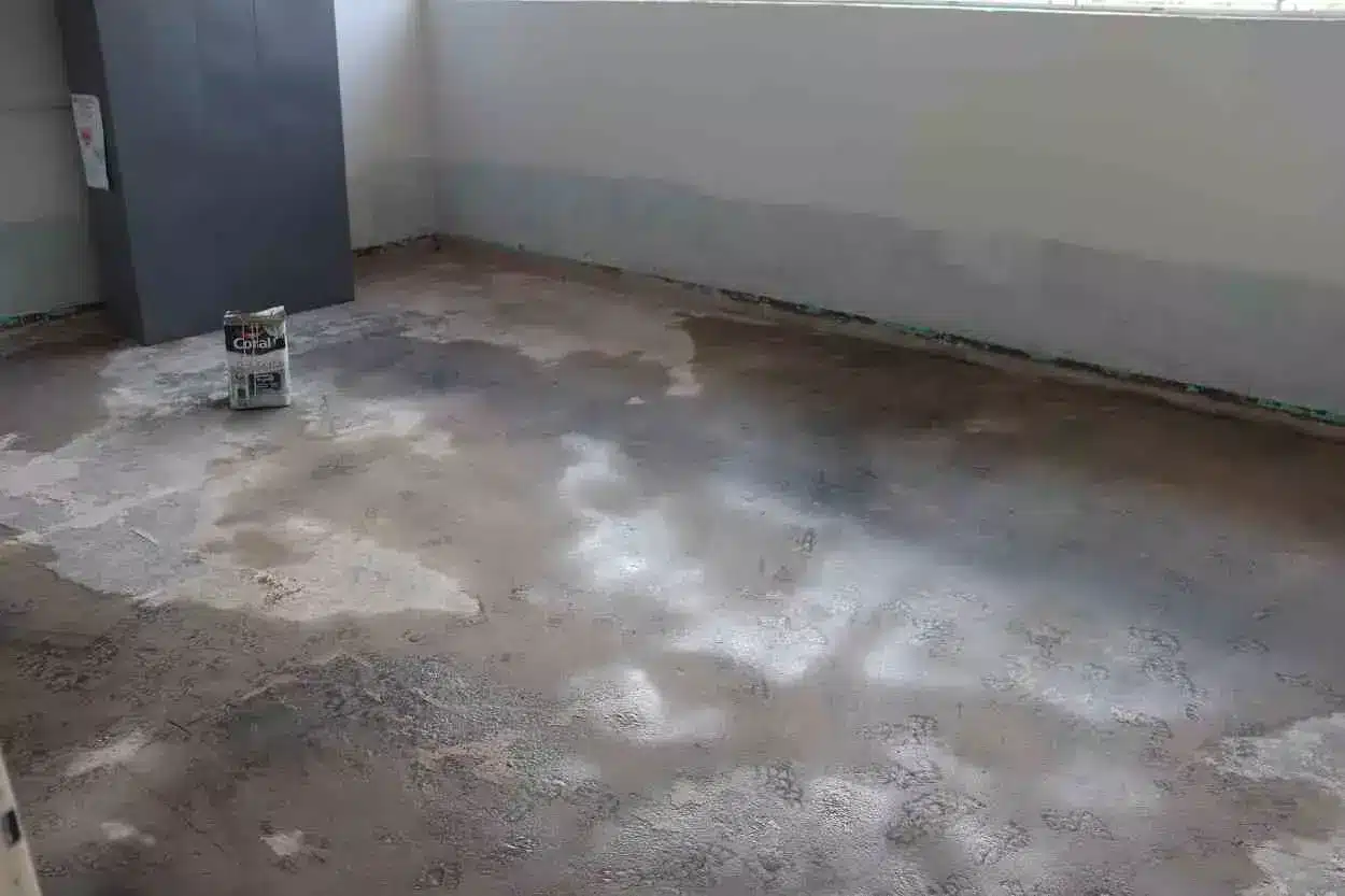 Além da execução de nova pintura, foram trocados os pisos das salas de aula e de outras dependências do CEMPA