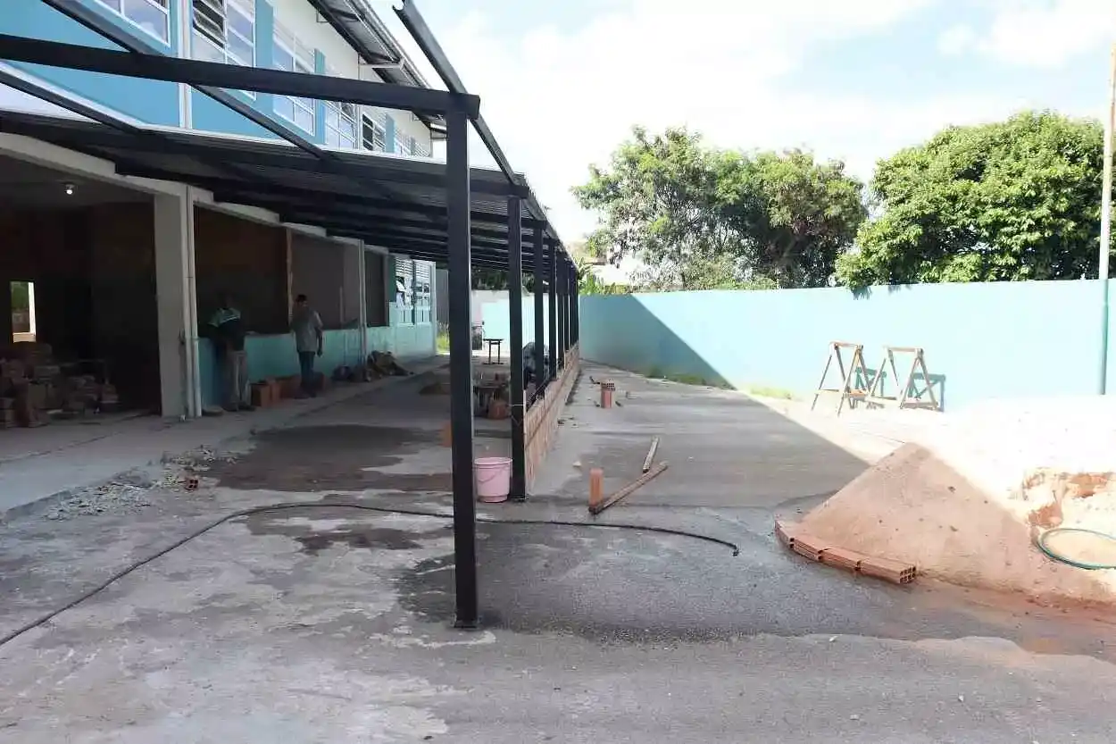 Expansão física da Escola Dom Oscar, criando espaço para o funcionamento da nova cantina