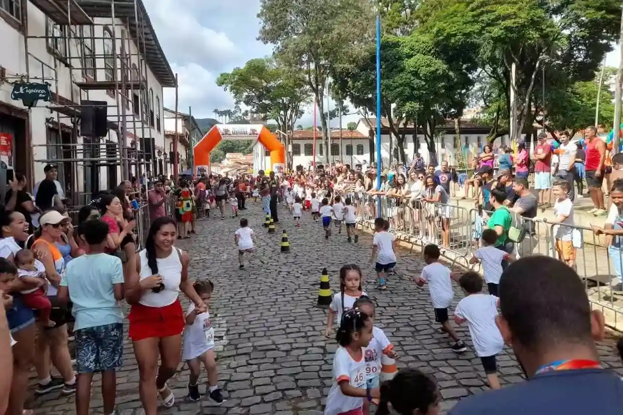 A 33ª Corrida da Ressaquinha recebeu atletas mirins a partir de 3 anos