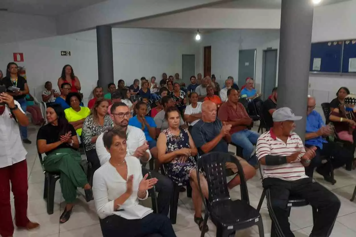 A reunião contou com a presença de grande número de moradores do bairro Barro Preto
