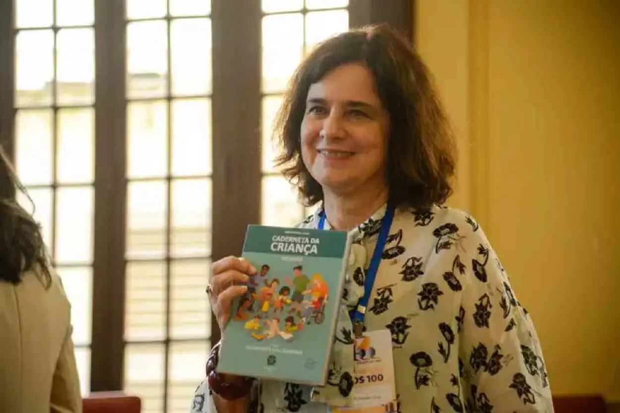 A ministra da Saúde, Nísia Trindade, durante lançamento da 6ª edição da Caderneta de Saúde da Criança: Passaporte da Cidadania