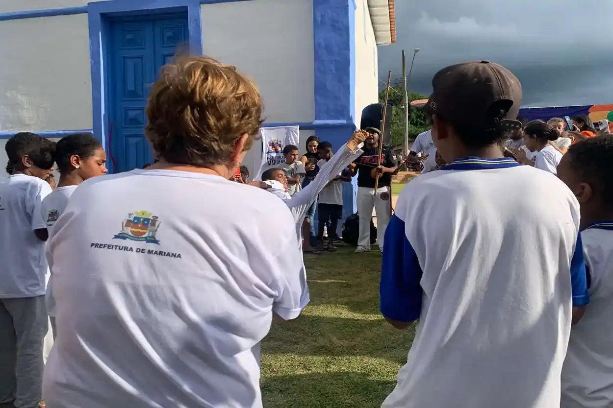 Alunos do tempo integral da Escola Municipal Wilson Pimenta fizeram uma apresentação de Capoeira
