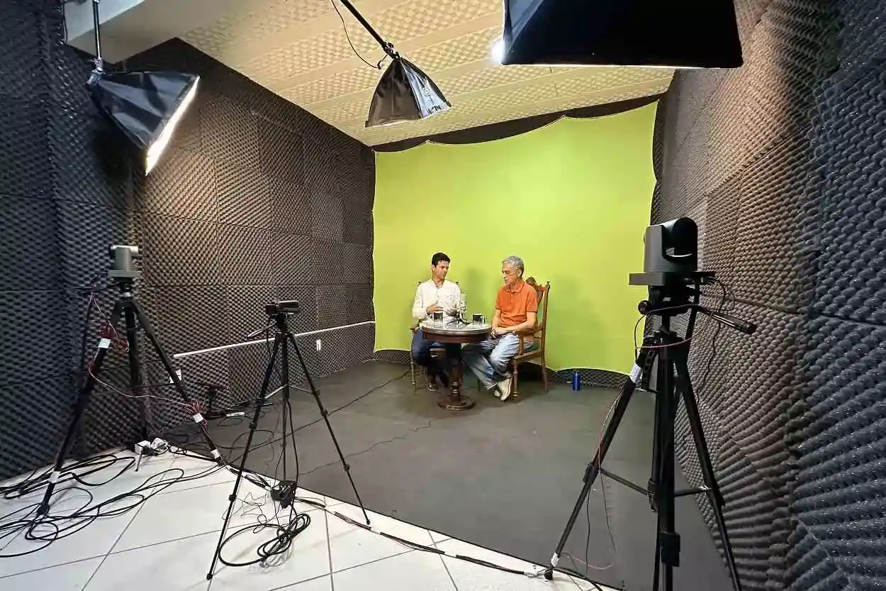 A gravação da entrevista com Manoel Douglas foi feita dia 18, no estúdio da Agência Primaz