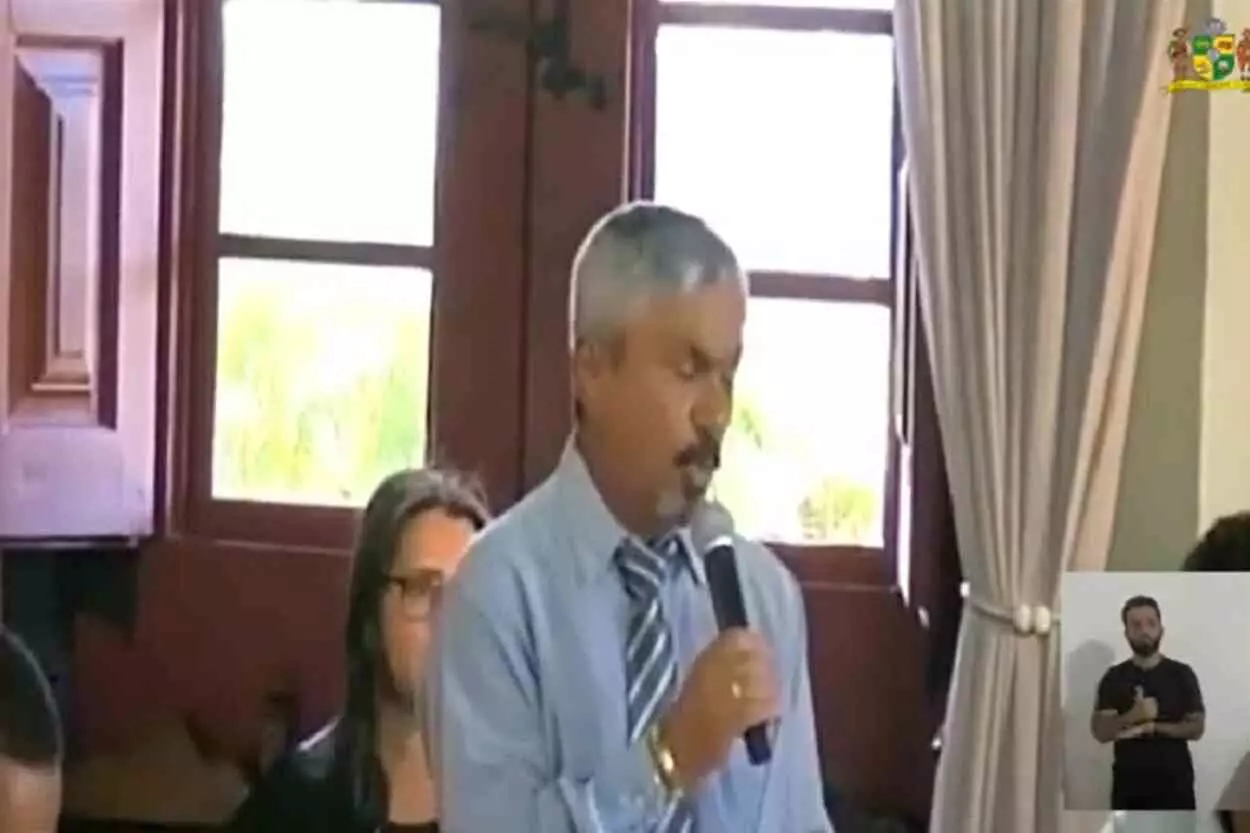 Corjesu Quirino fez explanação sobre aspectos jurídicos do projeto de lei sobre repasse ao Cruzeiro Futsal, durante a reunião ordinária da segunda-feira (22)