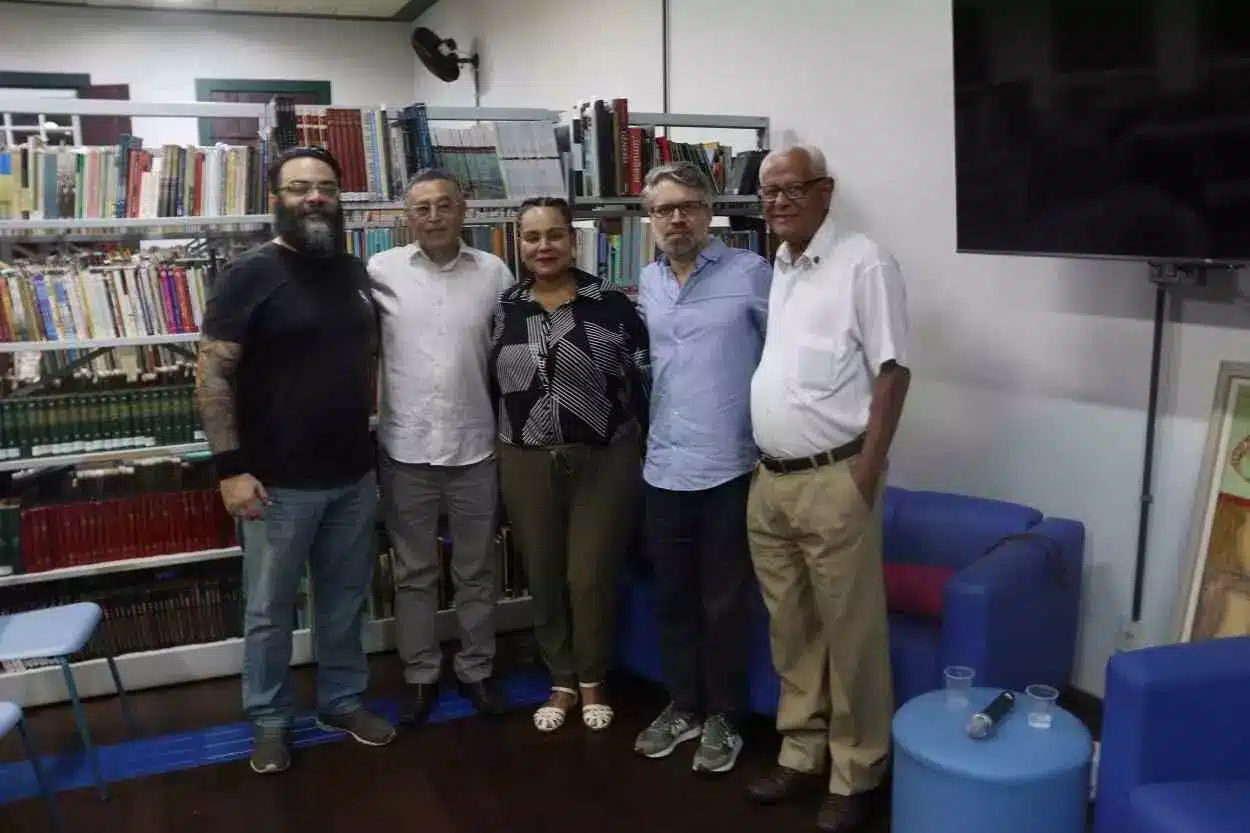 Coube a Adelina Nunes (ao centro), pesquisadora e integrante do Movimento Negro de Mariana, o fechamento da palestra sobre “Afromineiridades”