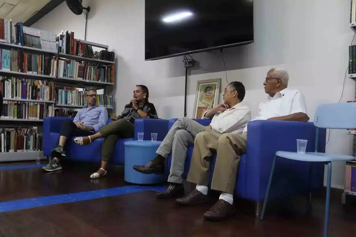 Moacir Maia, Adelina Nunes, J. B. Donadon Leal e Anício Chaves foram os convidados para a palestra sobre “Afromineiridades”, integrando a Semana de Incentivo à Literatura