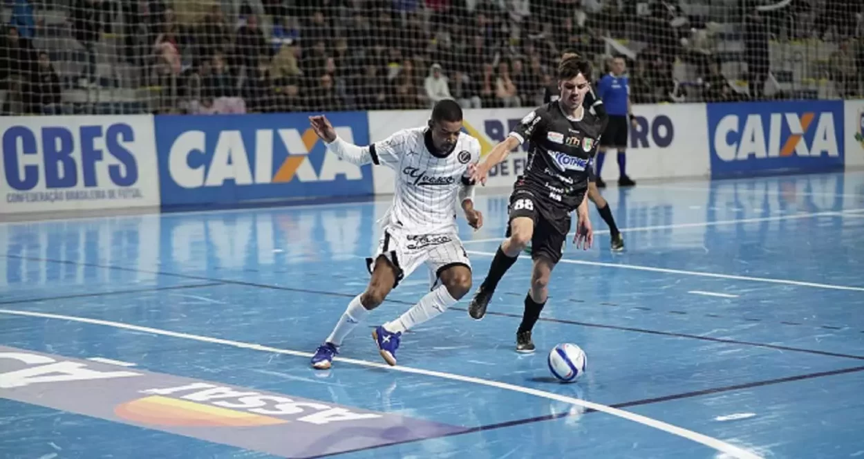 Derrotado na estreia pelo Yeesco, o Concórdia (uniforme escuro) conseguiu se reabilitar com a convincente vitória sobre o Ribeirópolis