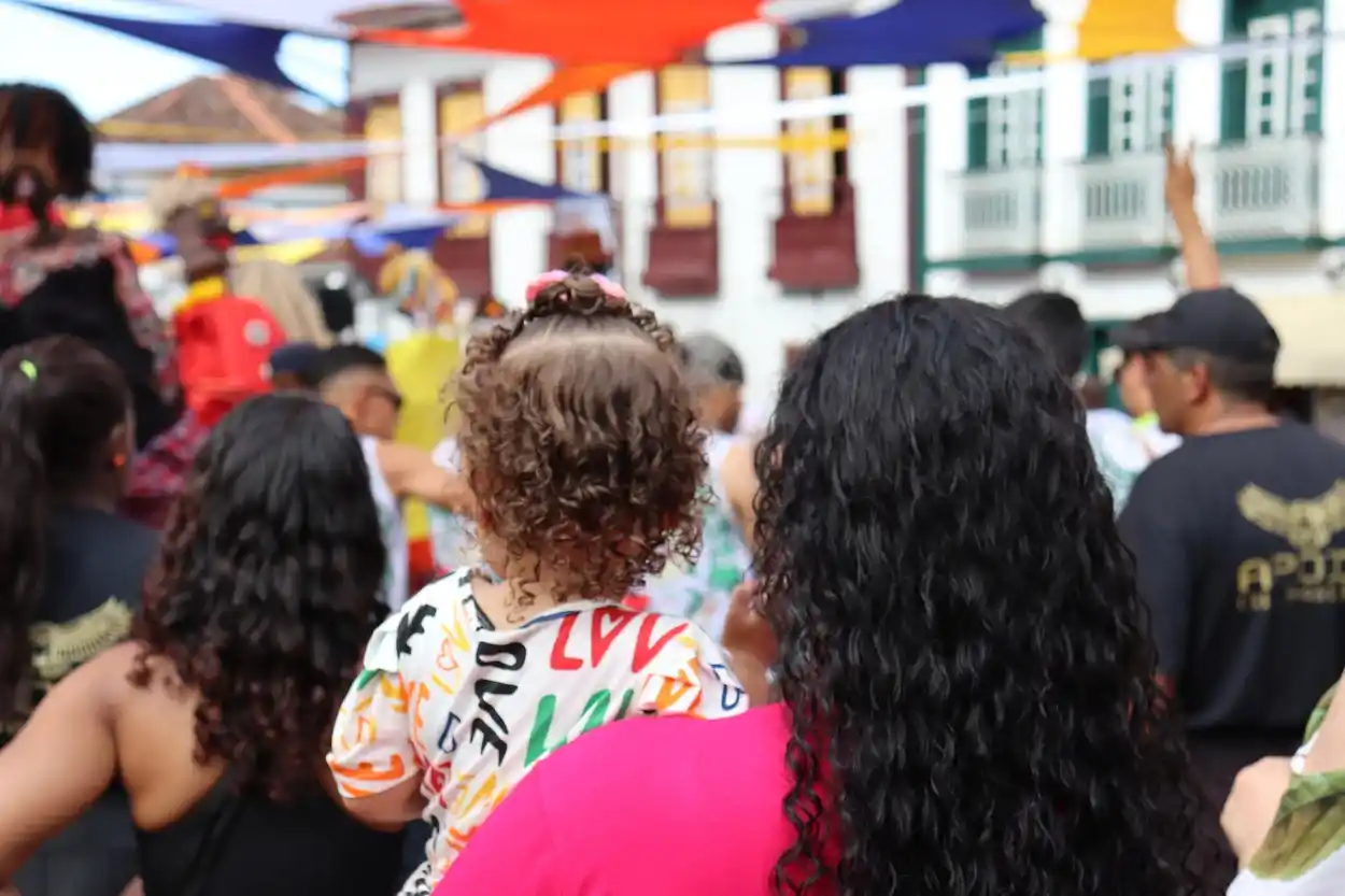 O principal objetivo do Projeto Encontro é fortalecer as comunidades atingidas por barragens de rejeito com cidadania, educação, arte, cultura e serviços públicos gratuitos.