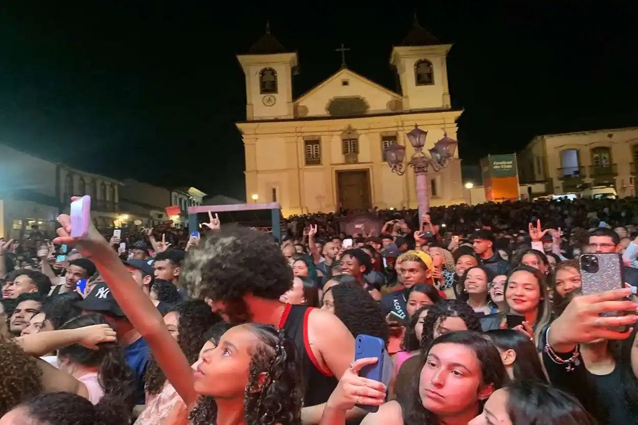 Entre os shows do Festival da Vida, a apresentação de Xamã foi a que atraiu maior número de pessoas, na maioria jovens