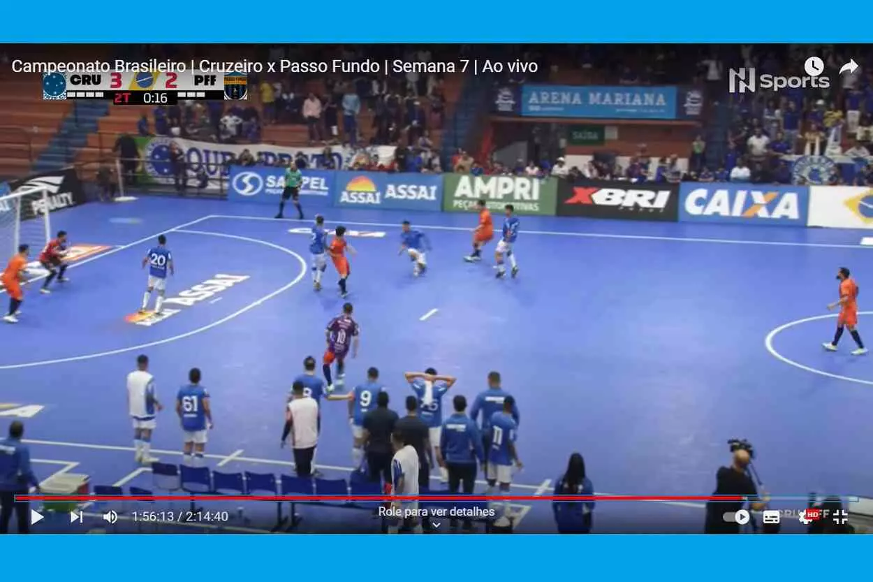 Momento do arremate de Viana (no centro do vídeo) para marcar o gol de empate do Passo Fundo