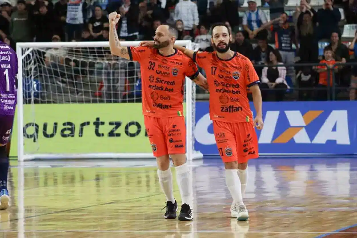 Passo Fundo Futsal é líder isolado do Grupo A, que tem falcão como embaixador