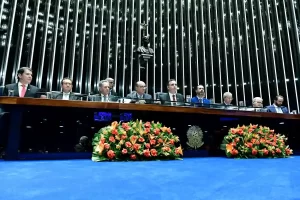 Mesa Diretora da sessão solene comemorativa dos 150 anos de instalação do TJMG