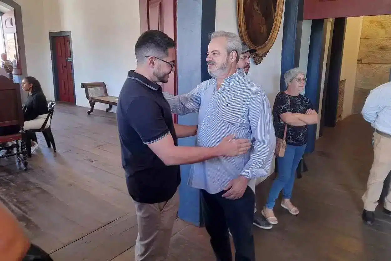 Cassinho teve seu nome vinculado a uma candidatura oficial, ao contrário do que aconteceu com seu pai, há quase 40 anos, na política marianense