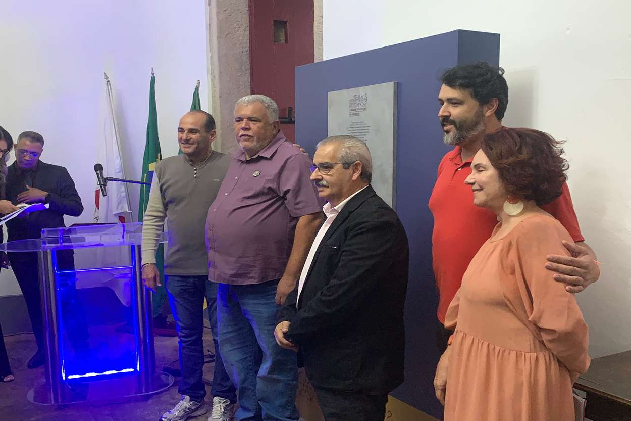 Na abertura da prévia foi feito o descerramento da placa alusiva à exposição "Nos trilhos do tempo"