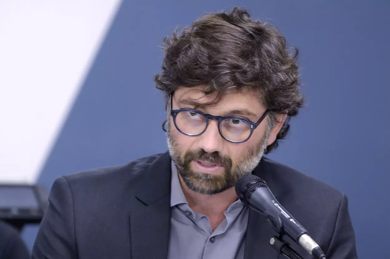 Para Bernardo Campomizzi Machado, primeiro a se manifestar na audiência pública, o município de Mariana infringe o seu próprio Plano Diretor, ao aprovar o Projeto de Longo Prazo da Samarco