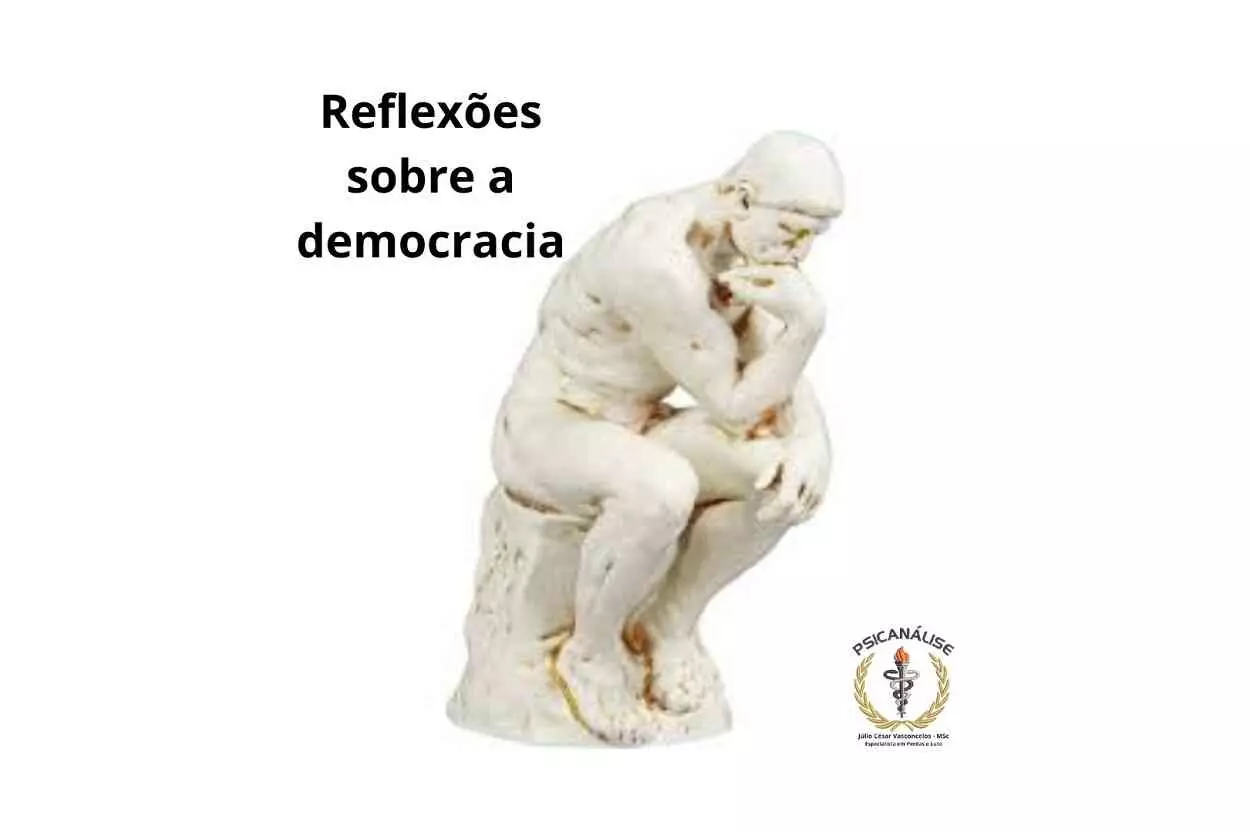 Pensador refletindo sobre a democracia