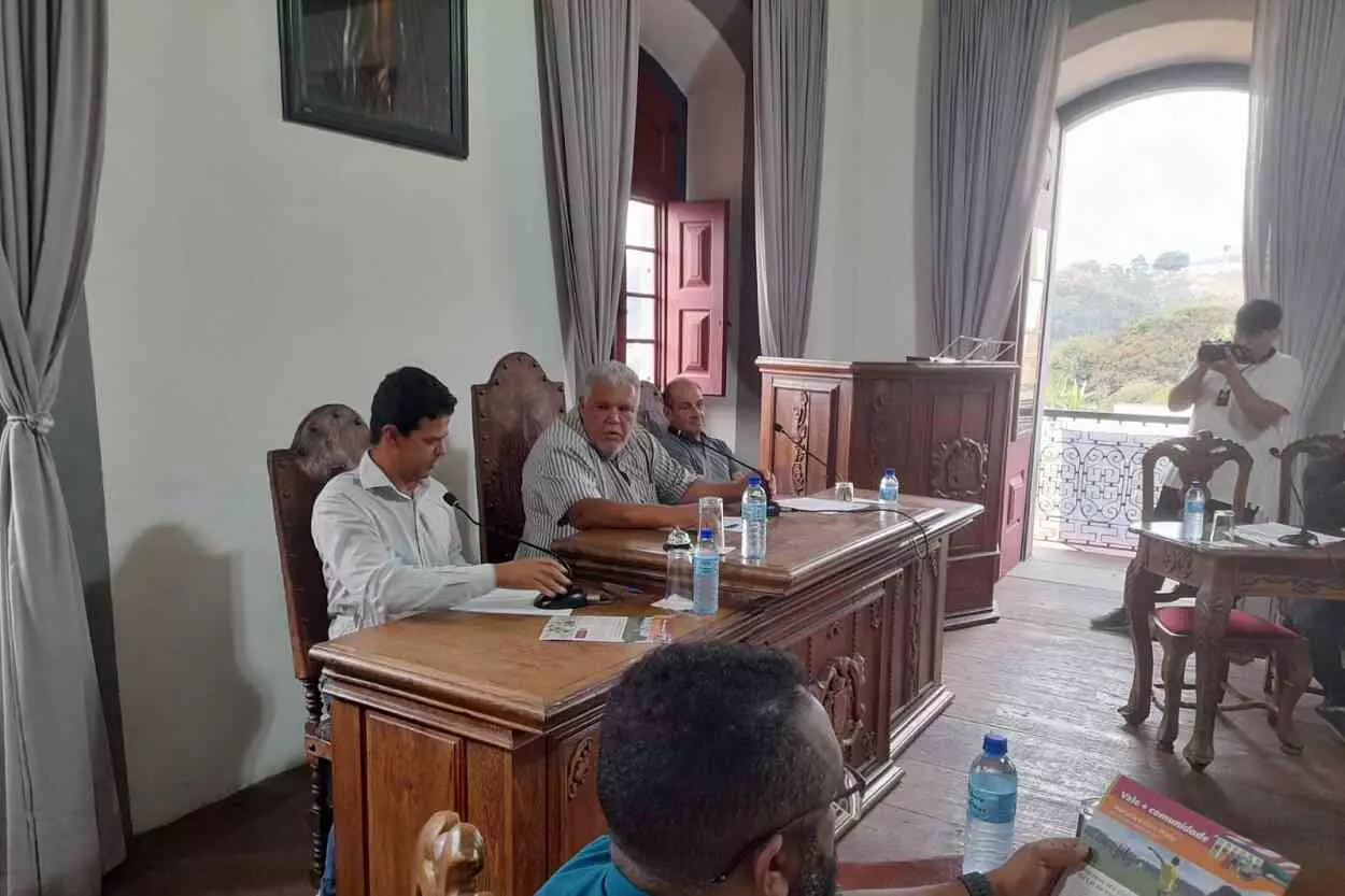 Os projetos de lei de reajuste dos subsídios foram apresentados pela Mesa Diretora da Câmara Municipal