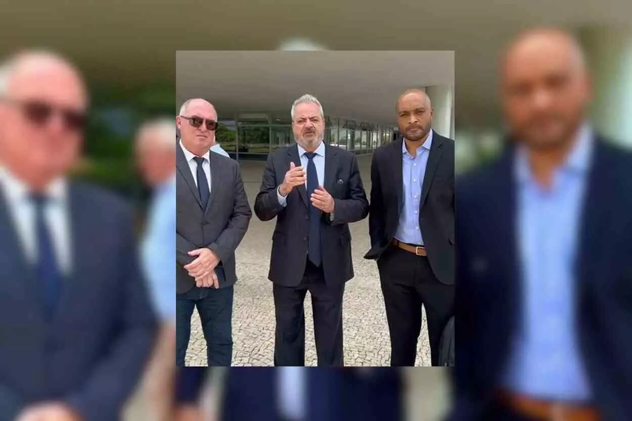 Pelas redes sociais, Celso Cota anunciou sua presença em Brasília para acompanhar a assinatura do acordo de repactuação