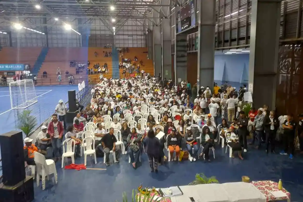 Plenária do Movimento dos Atingidos por Barragem, na Arena Mariana, com o lema "Justiça para limpar essa lama"