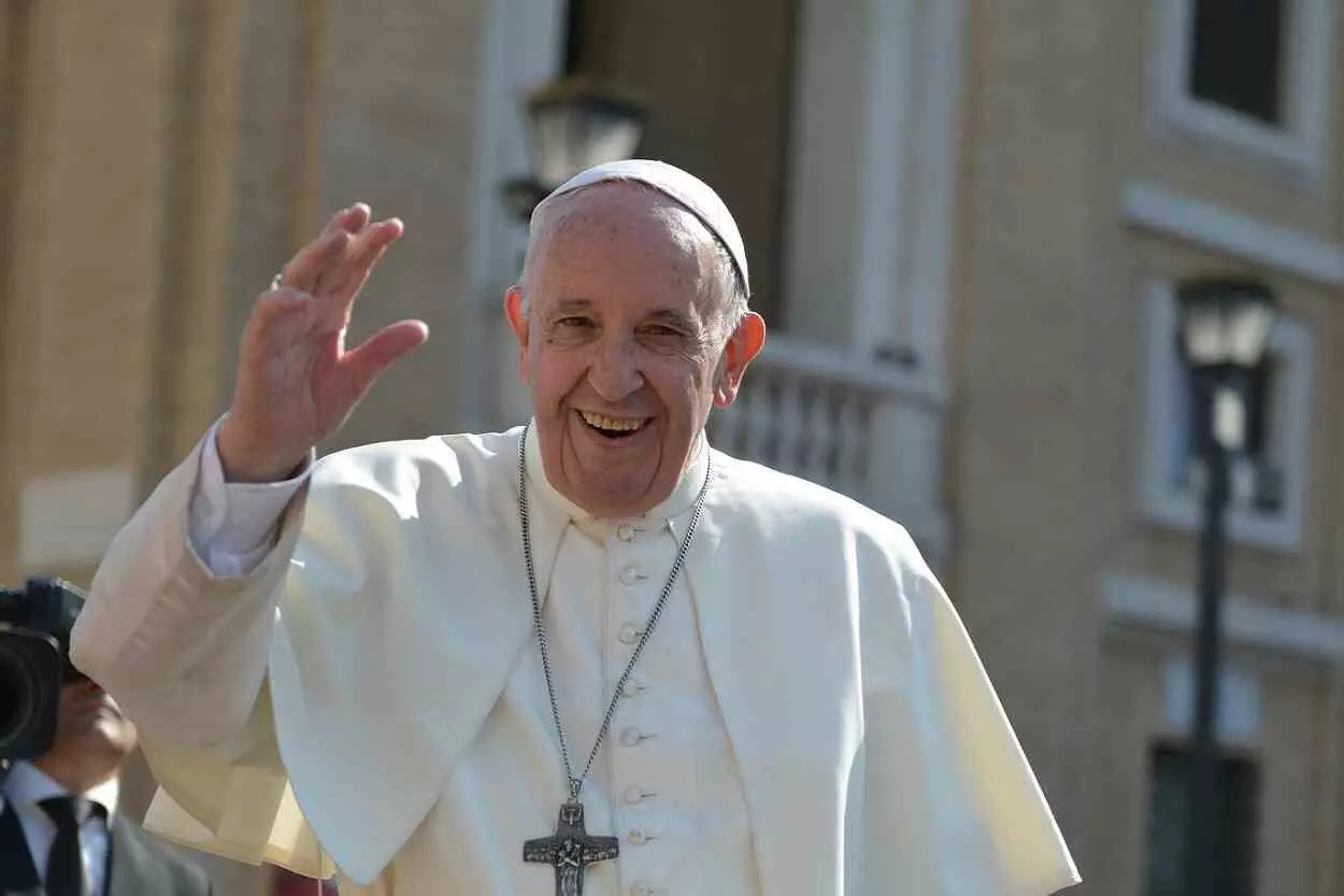 Franciscus se destacou na promoção da fraternidade e da justiça social, inspirando a todos com sua fé e legado