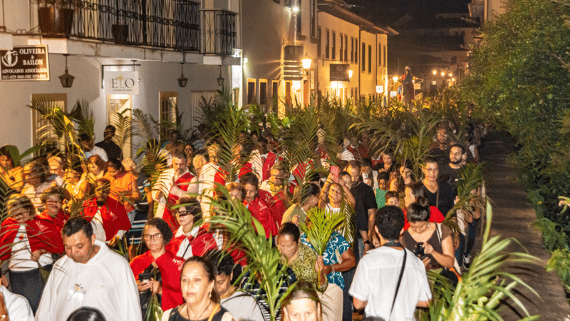 Fiéis na solenidade do Domingo de Ramos e da Paixão de Jesus