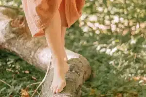Pés descalços são essenciais para a meditação do vazio