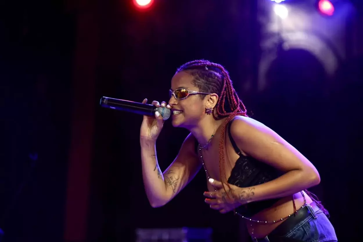 Maju é a produtora geral do Aflore.