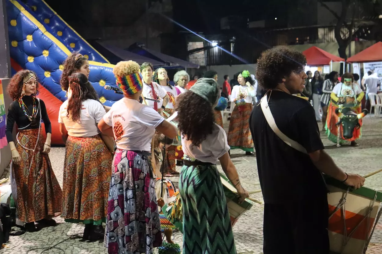 Apresentação da Bateria Carabina na noite de abertura da 3ª Semana da Diversidade.