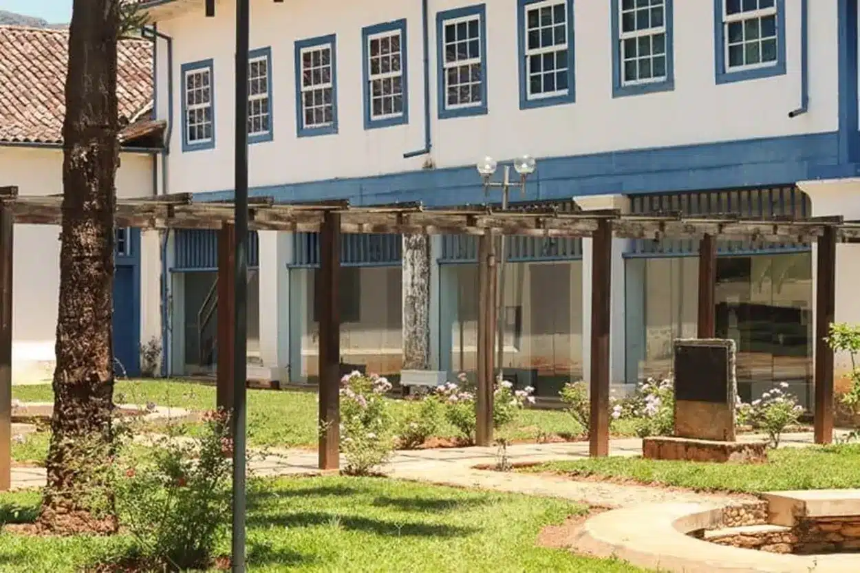 No último domingo (26), um mico morto foi encontrado nos arredores do Instituto de Ciências Sociais (ICHS).