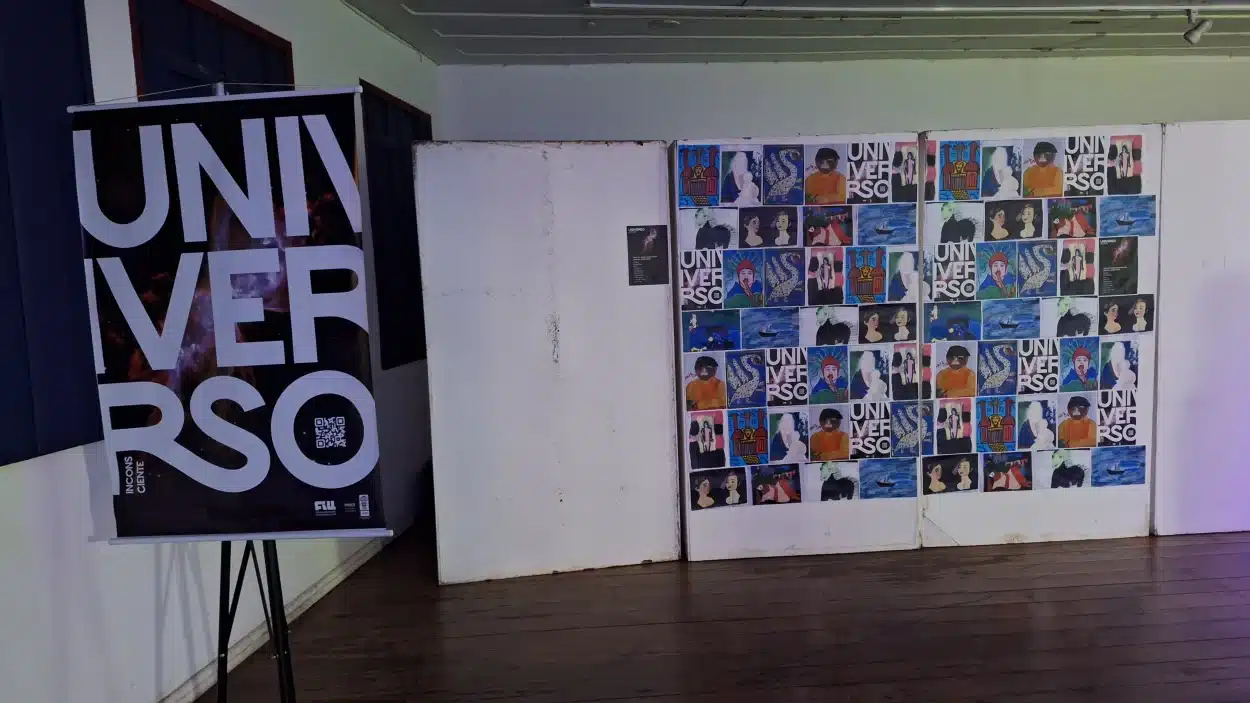 Na foto é possível ver uma colagem de fotos ao lado do cartaz com a logo do festival de inverno.