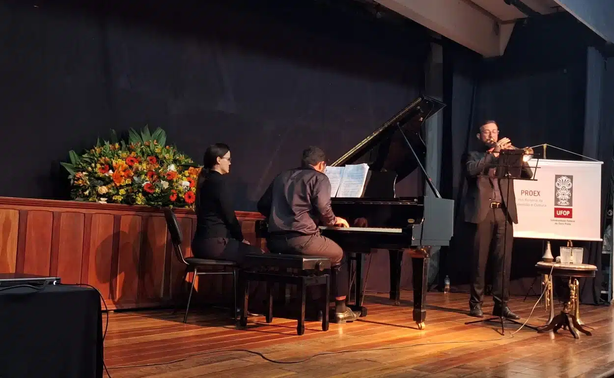 O Prof. Dr. Érico Fonseca (trompete) e Dr. Anderson Daher (piano) se apresentam no primeiro dia do festival de inverno.
