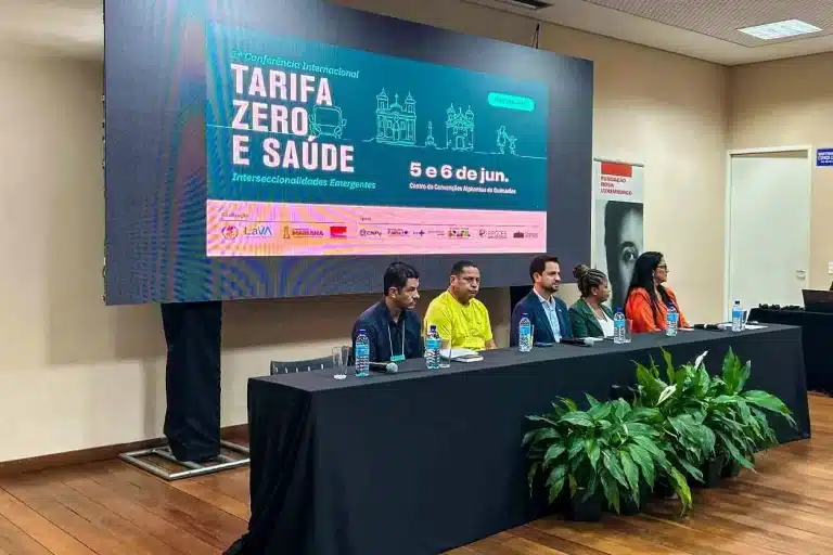 Mesa de abertura da Conferência Tarifa Zero e Saúde