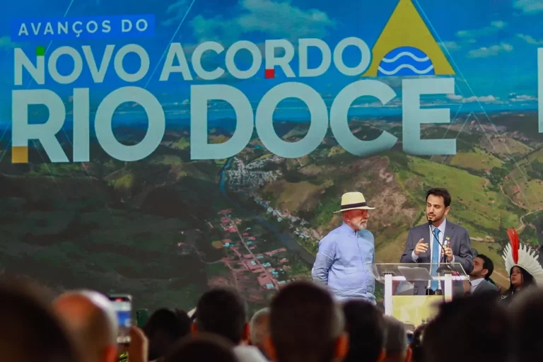 Lula e Juliano duarte durante anúncio da construção do novo hospital universitário