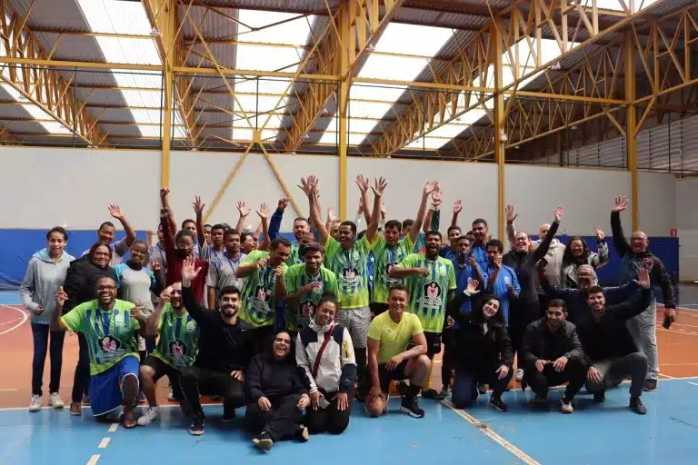 Nas últimas terça e quarta-feira (16 e 17), o ginásio poliesportivo da Universidade Federal de Ouro Preto (UFOP) sediou a primeira edição da Copa APAExonados, evento esportivo de integração das Associações de Pais e Amigos dos Excepcionais (APAEs) de Itabirito, Mariana e Ouro Preto.