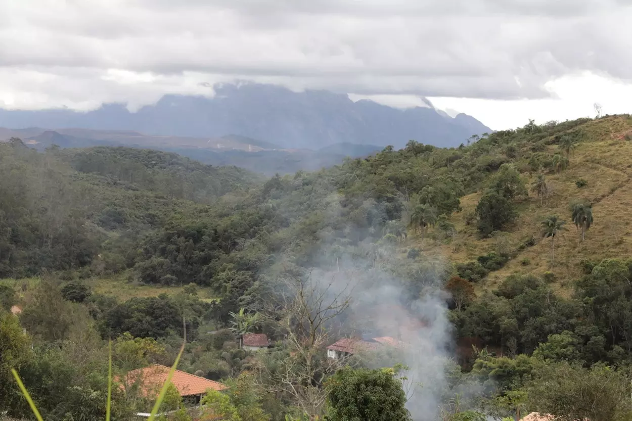 Vista de parte do distrito de Camargos, próxima da área prevista para uma das pilhas de rejeito