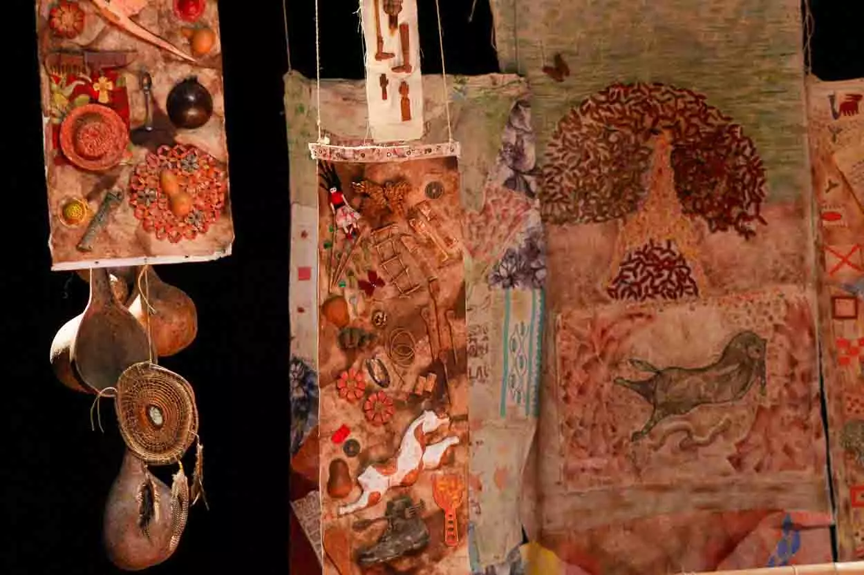 Cenário da peça Delírio, monólogo de Jonas Bloch apresentado em Mariana