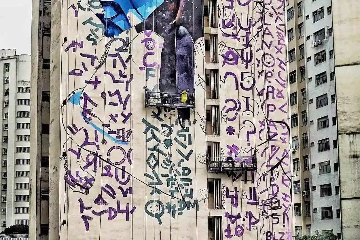 A segunda edição do Cura, produção cultural de Juliana Flores, foram realizadas pela artista argentina Milu Correch e por DMS, um dos principais nomes do graffiti mineiro