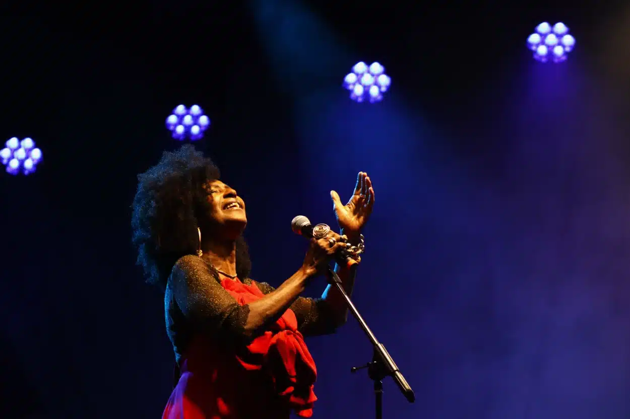 Izzy Gordon encerra a penúltima noite do festival tudo é jazz.