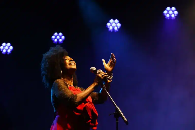 Izzy Gordon encerra a penúltima noite do festival tudo é jazz.