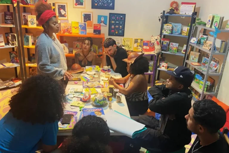 Arte-educadores do Coletivo Conexão Zulu.