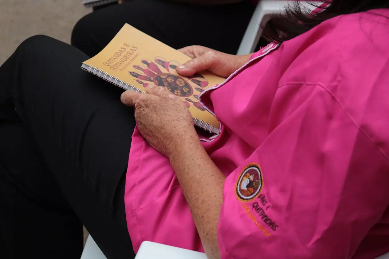 Livro "Quitandas e Quitandeiras de Antônio Pereira".