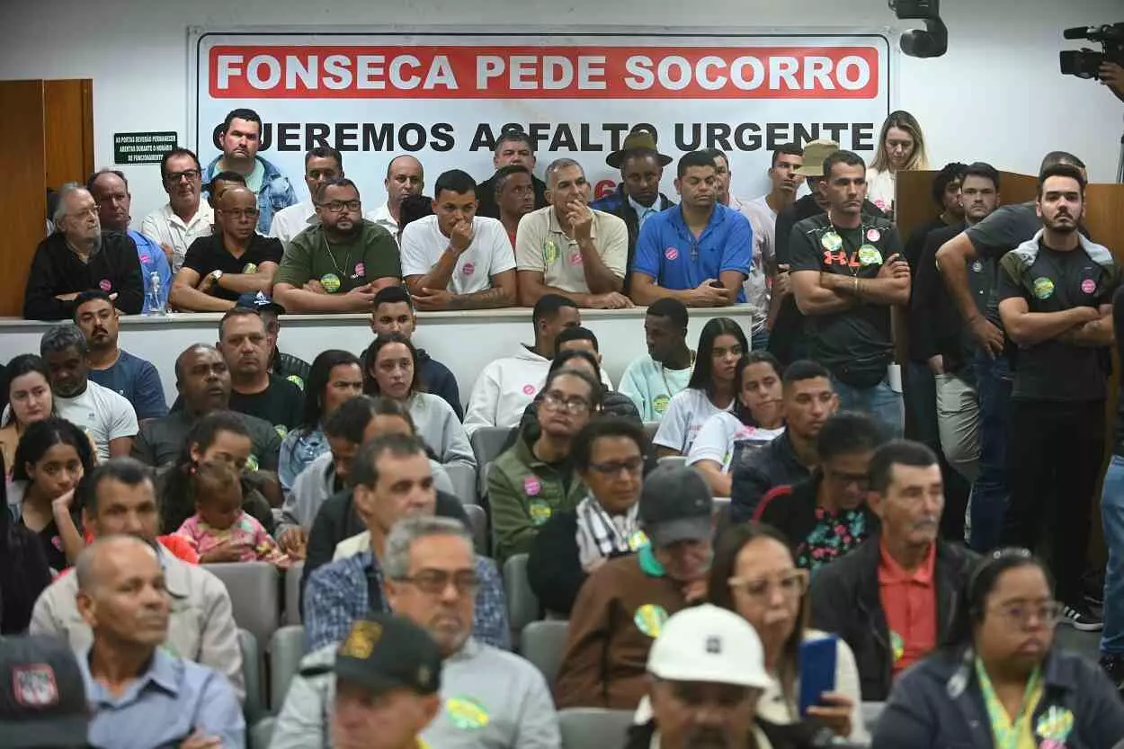 Representantes da população do distrito de Fonseca saíram de suas casas às 4h da madrugada para comparecerem à audiência na ALMG