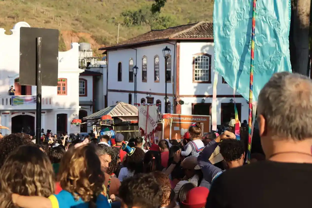 O tradicional cortejo é um dos momentos mais aguardados do festival, com maior adesão do público