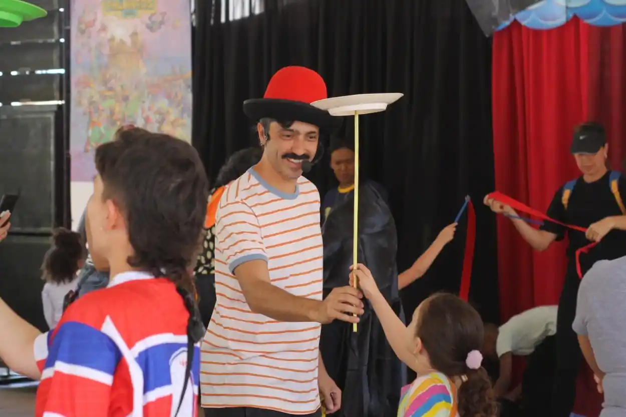 Oficina do Circo do Sufoco, na Praça Gomes Freire, dentro da programação do Circovolante - Encontro de Palhaços