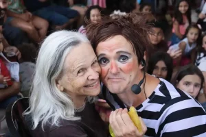 Sebastian Godoy, palhaço argentino, encantou o público com apresentação dinâmica e muito contato com a plateia do Encontro Internacional de Palhaços